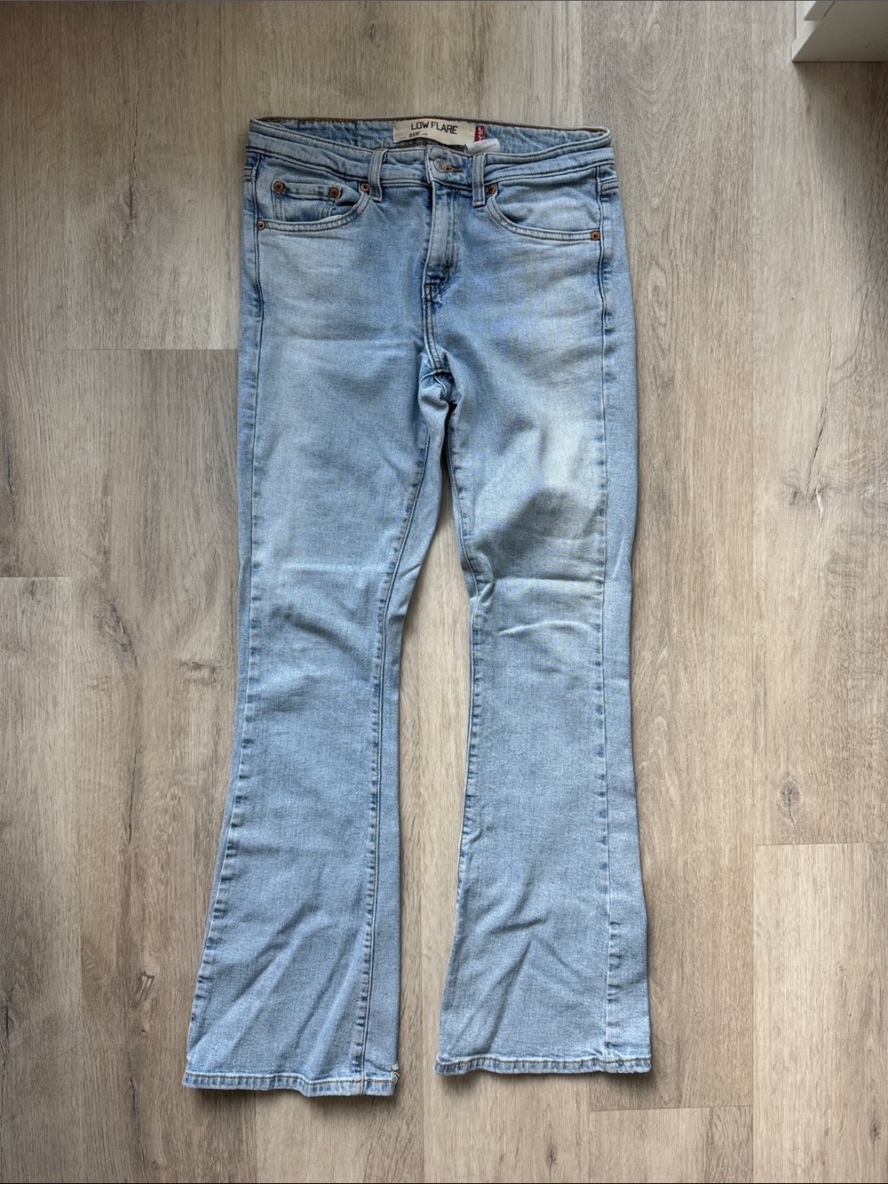 Y2K Levi’s 519 Light Wash Women's Jeans - Light Blue size 5 Junior